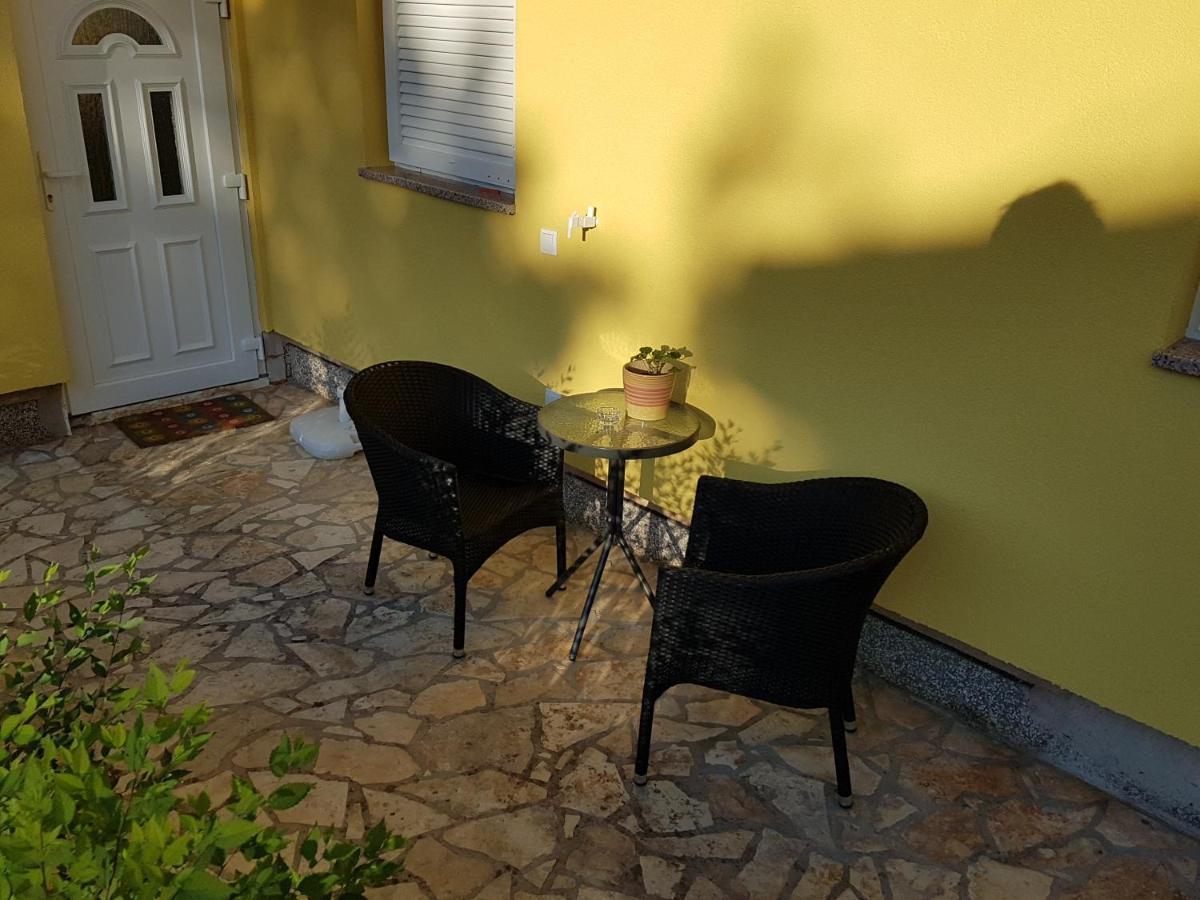 Apartmani Ljerka Malinska Εξωτερικό φωτογραφία