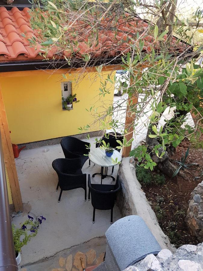 Apartmani Ljerka Malinska Εξωτερικό φωτογραφία