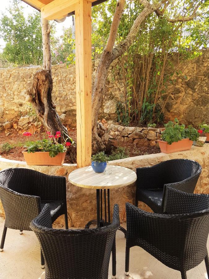 Apartmani Ljerka Malinska Εξωτερικό φωτογραφία