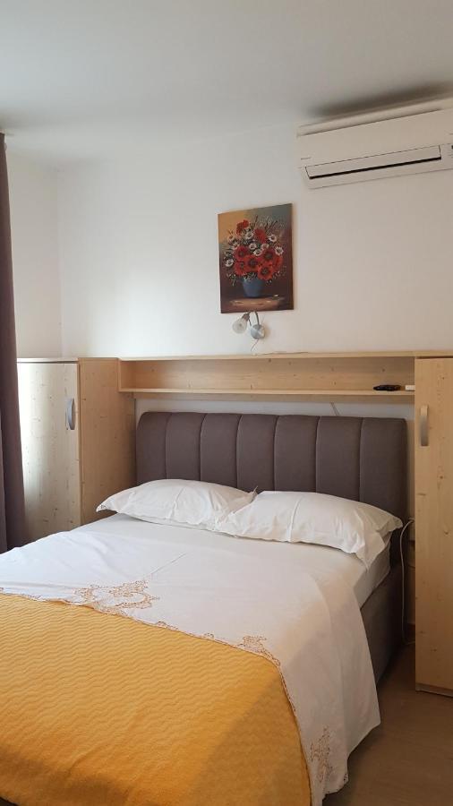 Apartmani Ljerka Malinska Εξωτερικό φωτογραφία